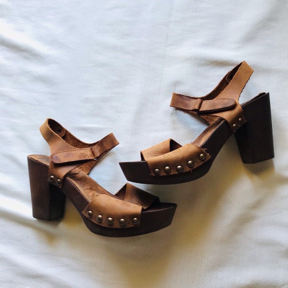 A.Giannetti Brown Platform Sandals
